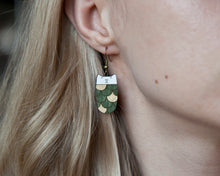 Load image into Gallery viewer, Cat Dangle Earrings Green Gold - wishMeow
