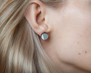 Circle Stud Earrings Gray White - JuliaWine