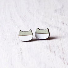 Load image into Gallery viewer, Mint White Cat Stud Earrings