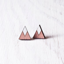 Load image into Gallery viewer, Wooden Mountain Pink White Stud Earrings