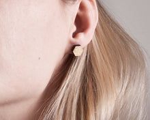Load image into Gallery viewer, Wooden Hexagon Studs Gold - JuliaWine